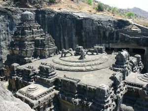 Храм на каменных слонах Кайласанатка